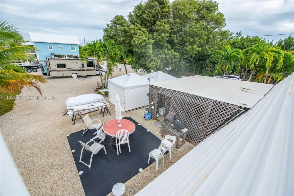 31033 Hibiscus Dr Big Pine, FL 33043