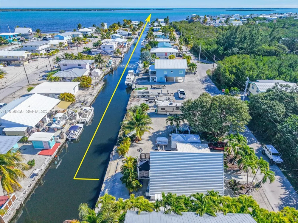 31033 Hibiscus Dr Big Pine, FL 33043