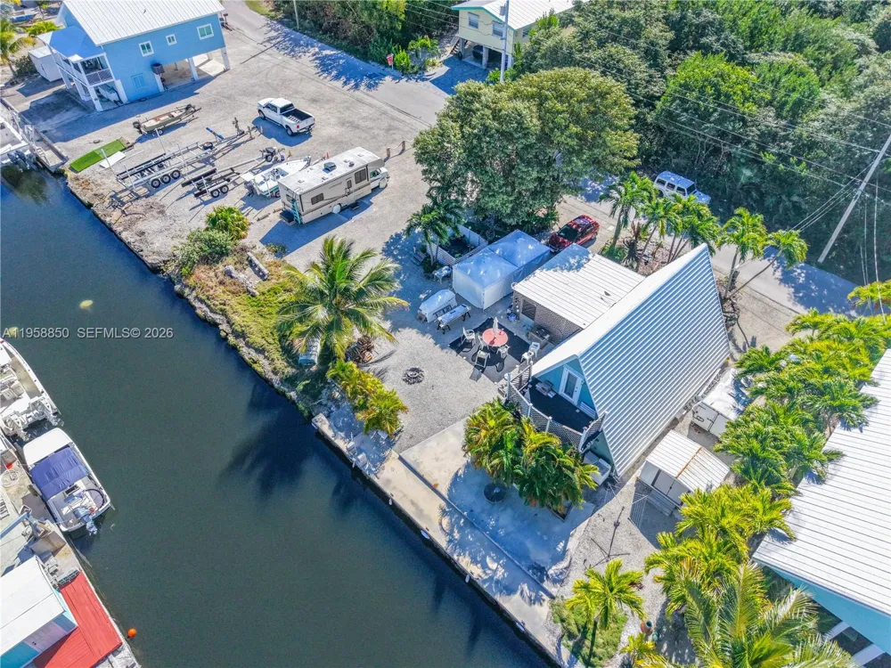 31033 Hibiscus Dr Big Pine, FL 33043