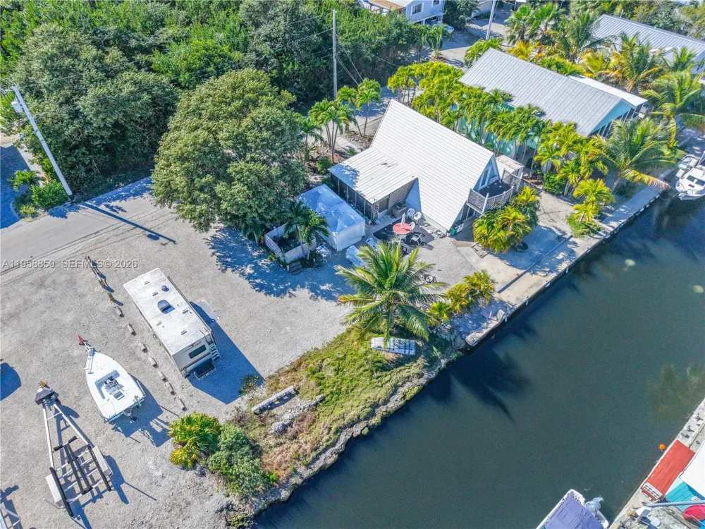 31033 Hibiscus Dr Big Pine, FL 33043