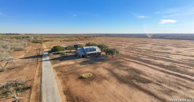 375 Bluntzer Rd Jourdanton, TX 78026