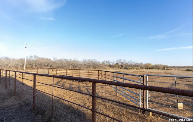 375 Bluntzer Rd Jourdanton, TX 78026
