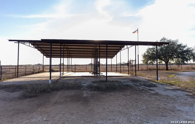 375 Bluntzer Rd Jourdanton, TX 78026
