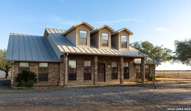 375 Bluntzer Rd Jourdanton, TX 78026