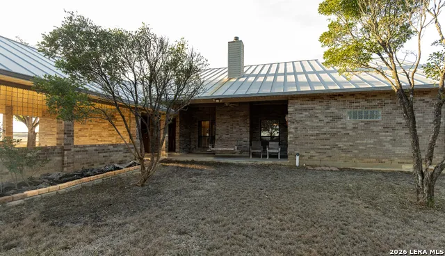 375 Bluntzer Rd Jourdanton, TX 78026