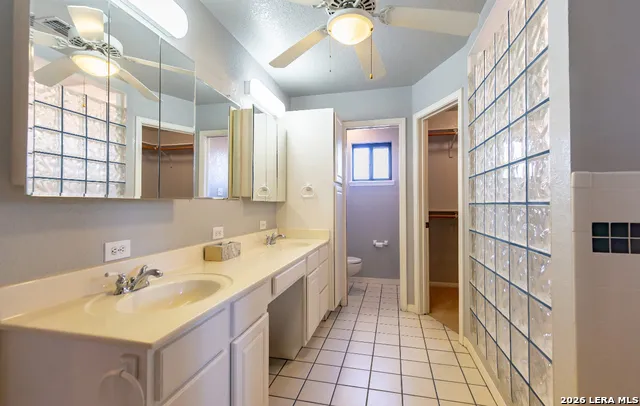 375 Bluntzer Rd Jourdanton, TX 78026