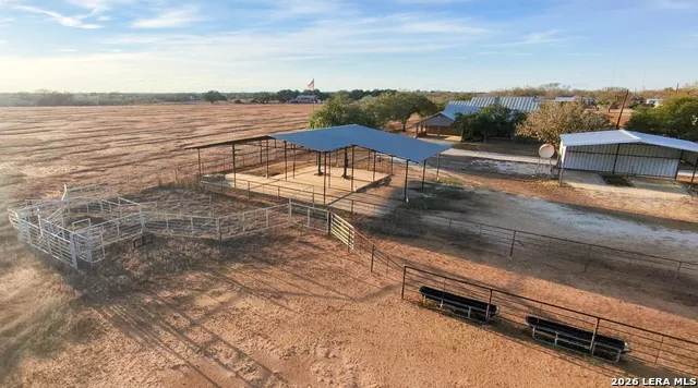 375 Bluntzer Rd Jourdanton, TX 78026