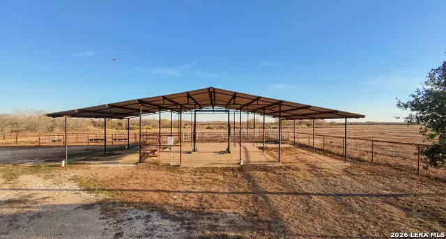 375 Bluntzer Rd Jourdanton, TX 78026