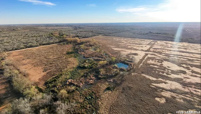 375 Bluntzer Rd Jourdanton, TX 78026
