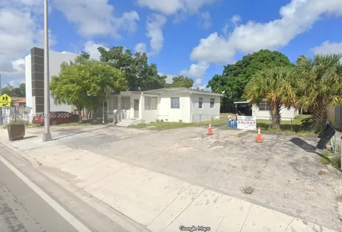 309 E 49th St