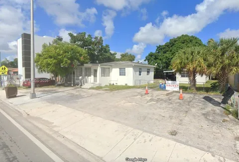 309 E 49th St
