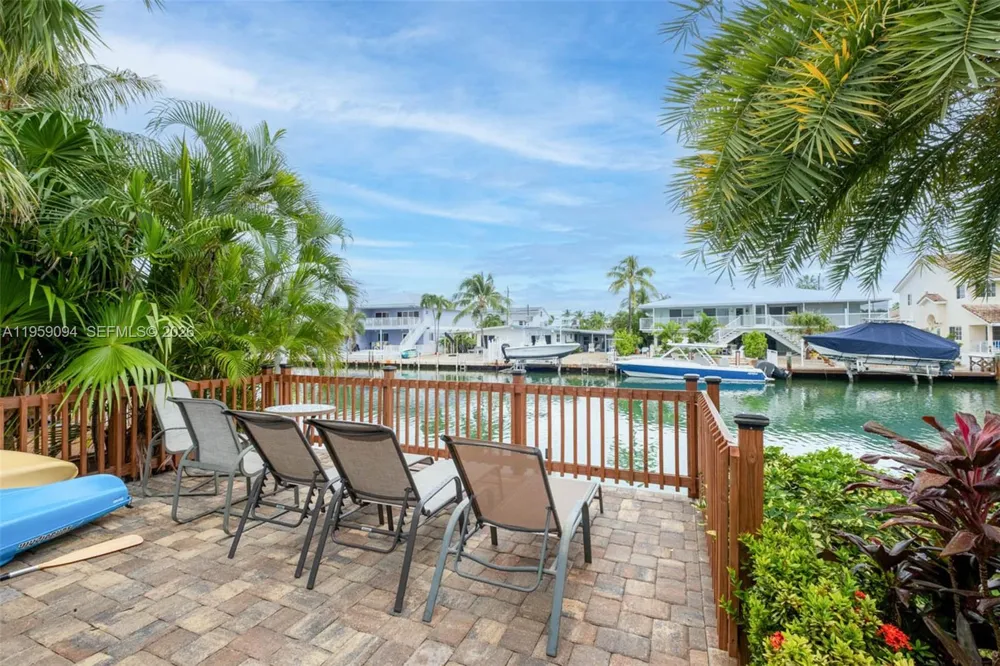 410 10th St Key Colony, FL 33051