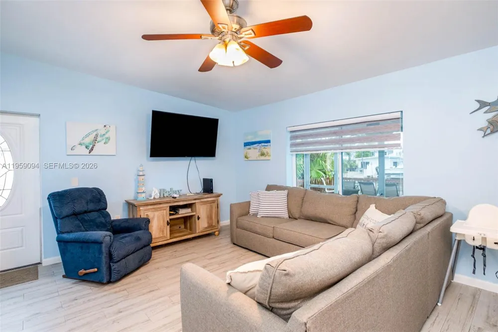 410 10th St Key Colony, FL 33051