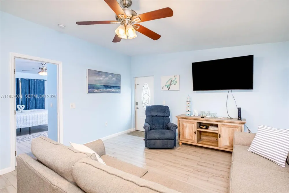 410 10th St Key Colony, FL 33051