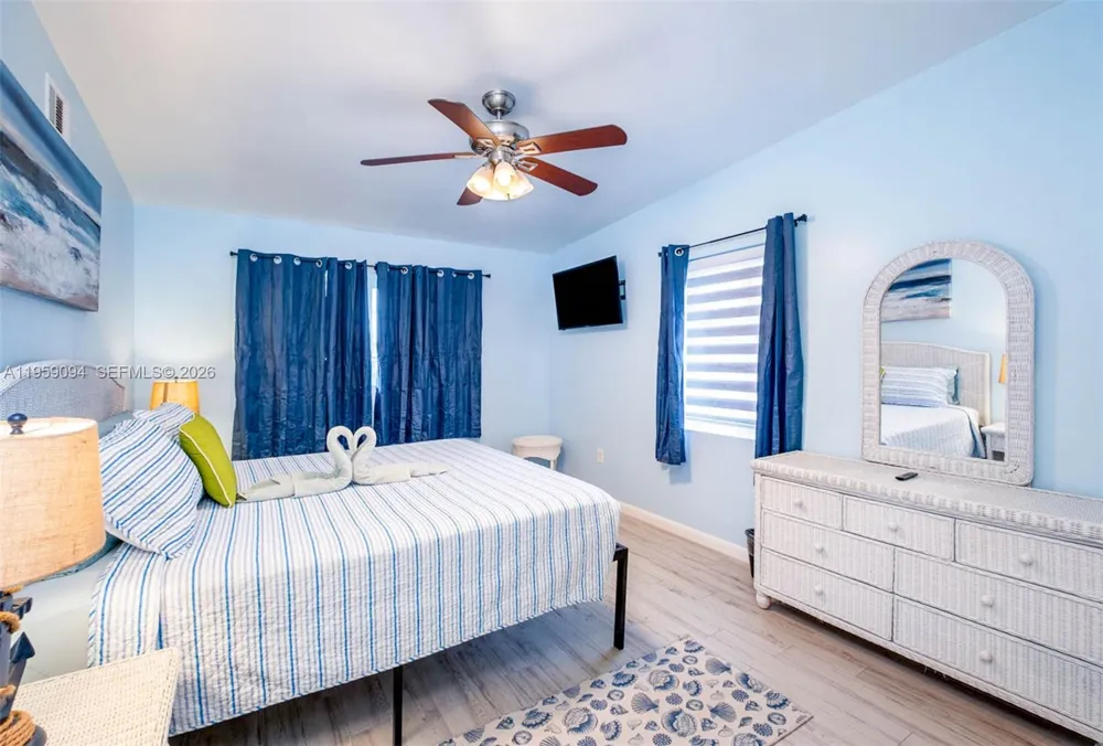 410 10th St Key Colony, FL 33051