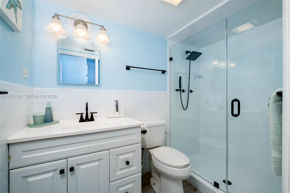410 10th St Key Colony, FL 33051