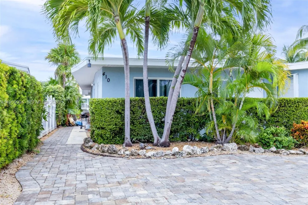 410 10th St Key Colony, FL 33051