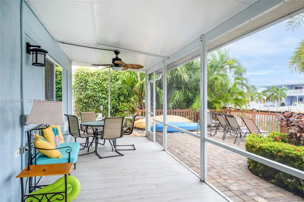 410 10th St Key Colony, FL 33051