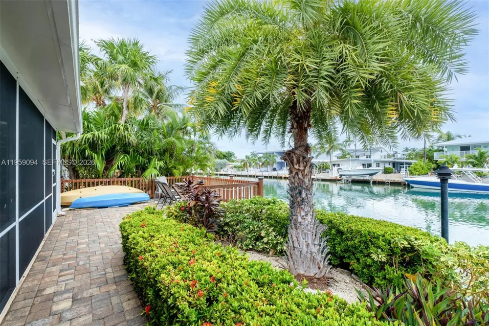 410 10th St Key Colony, FL 33051