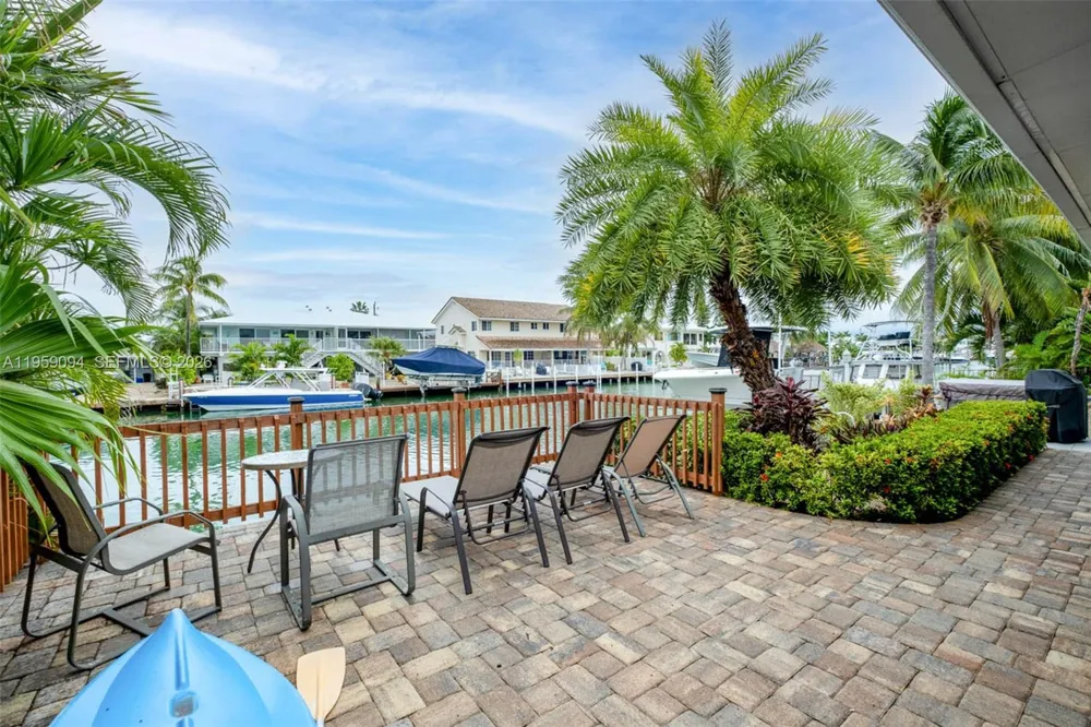 410 10th St Key Colony, FL 33051