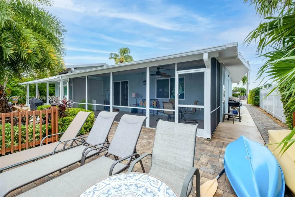 410 10th St Key Colony, FL 33051