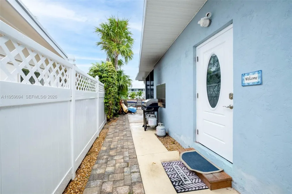 410 10th St Key Colony, FL 33051