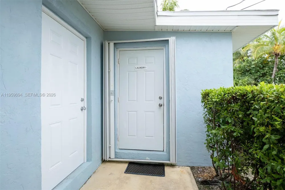 410 10th St Key Colony, FL 33051
