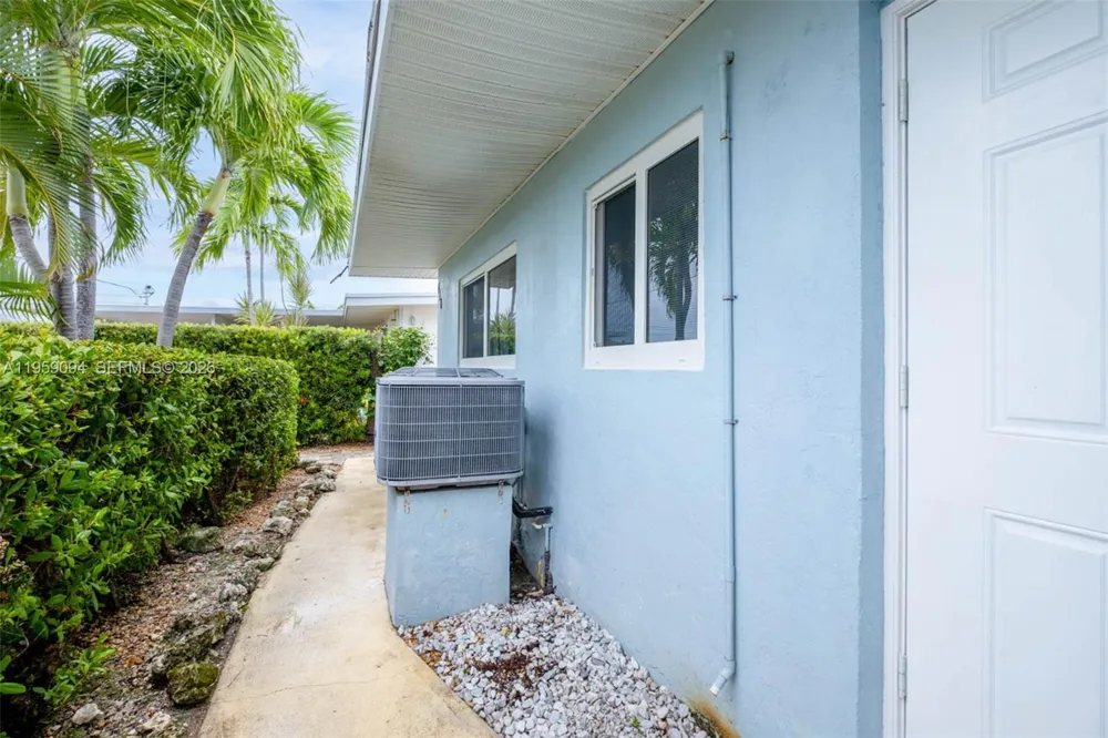 410 10th St Key Colony, FL 33051