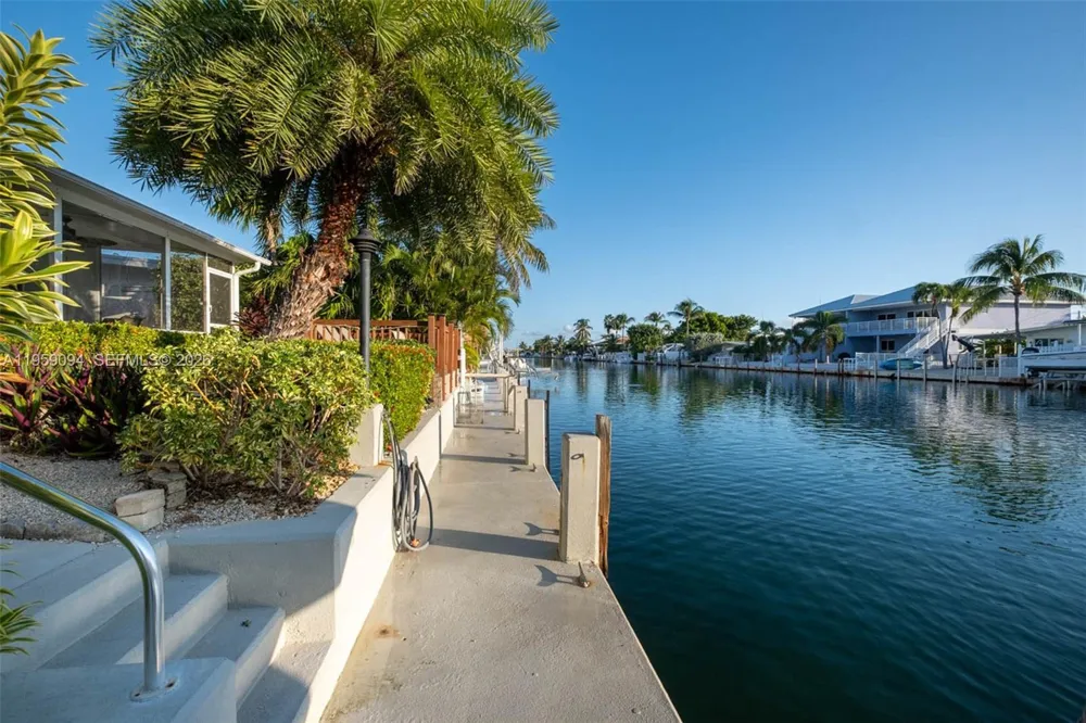410 10th St Key Colony, FL 33051