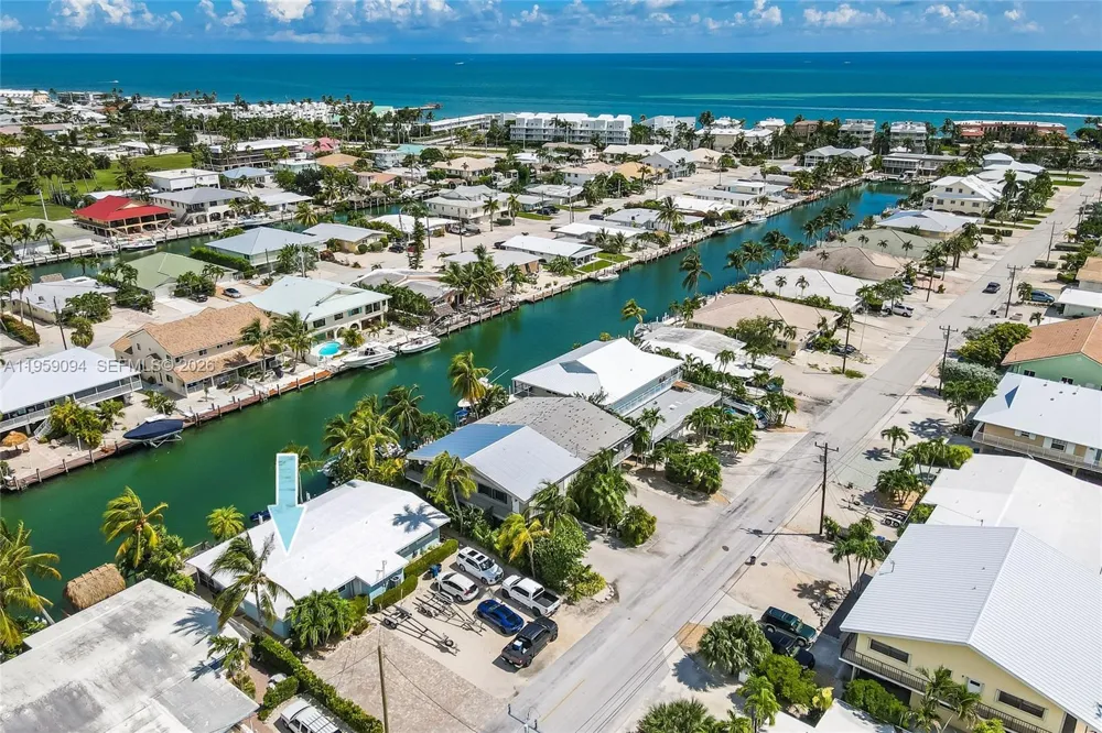 410 10th St Key Colony, FL 33051