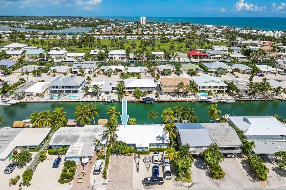 410 10th St Key Colony, FL 33051