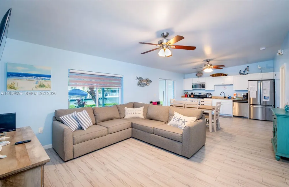 410 10th St Key Colony, FL 33051