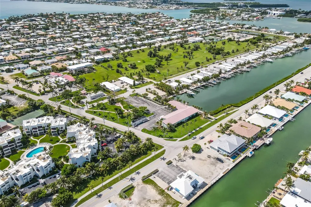 410 10th St Key Colony, FL 33051