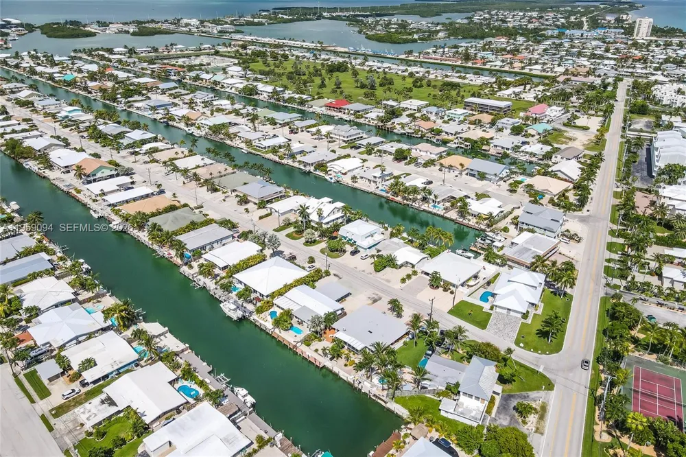 410 10th St Key Colony, FL 33051