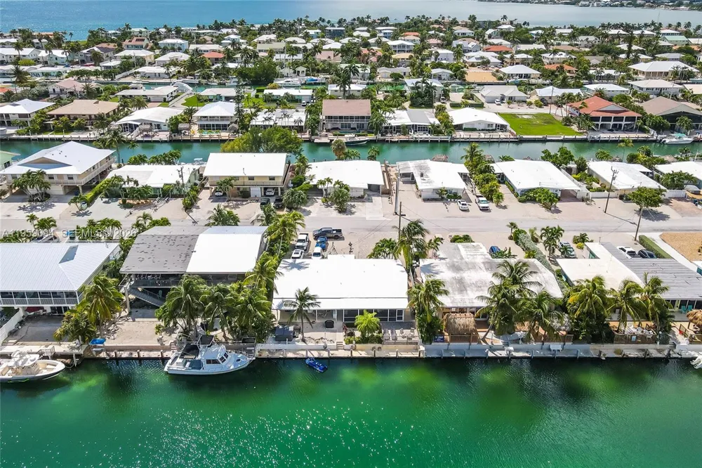 410 10th St Key Colony, FL 33051