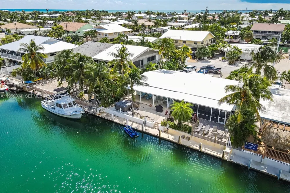 410 10th St Key Colony, FL 33051