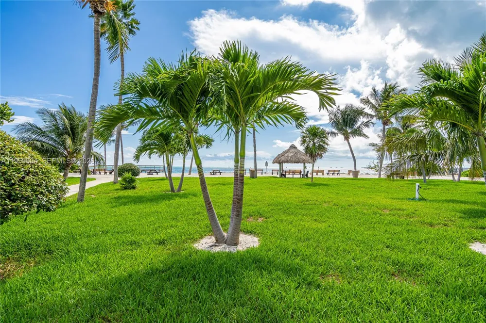410 10th St Key Colony, FL 33051