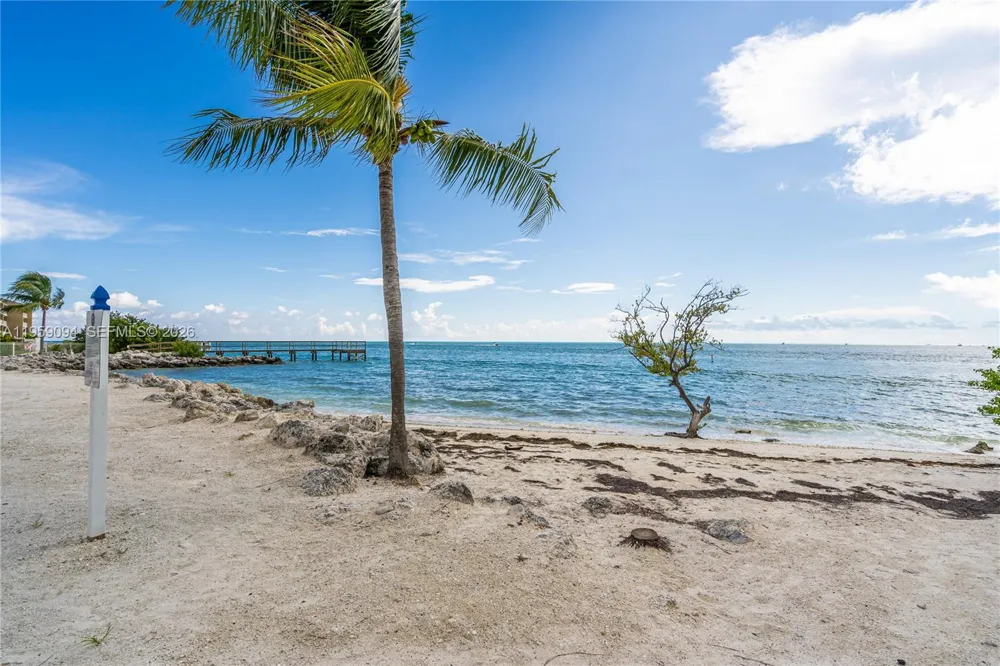 410 10th St Key Colony, FL 33051