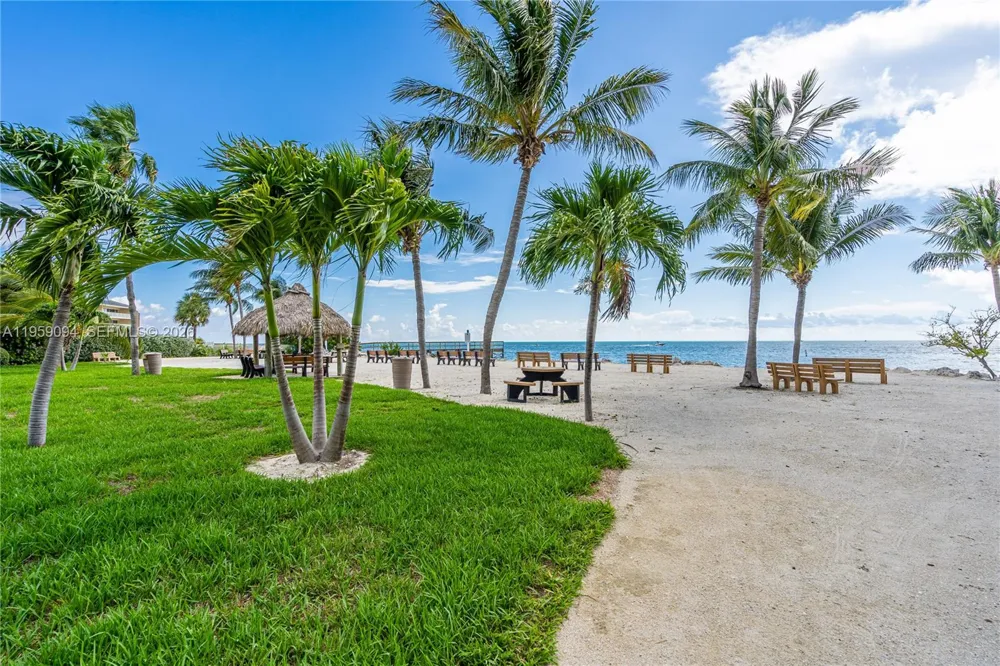 410 10th St Key Colony, FL 33051