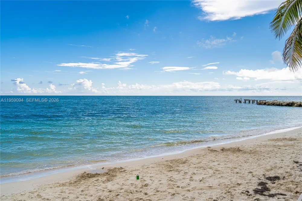 410 10th St Key Colony, FL 33051
