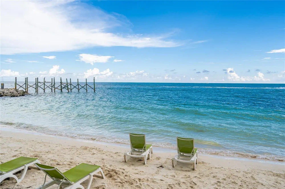 410 10th St Key Colony, FL 33051