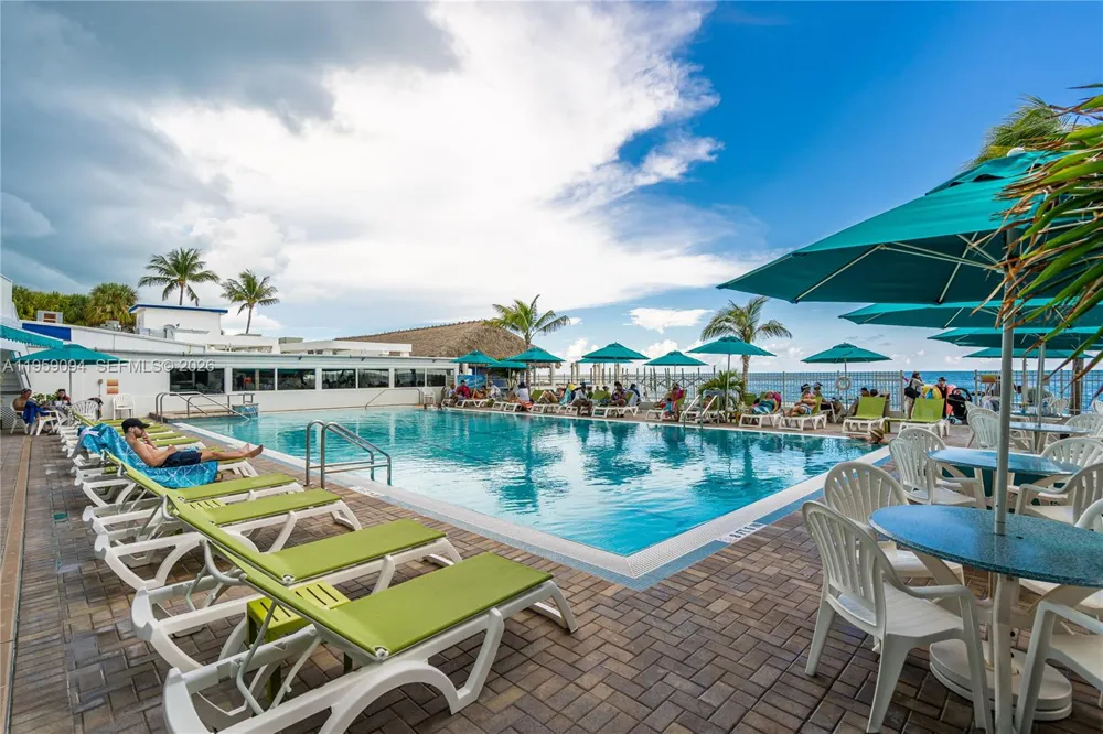 410 10th St Key Colony, FL 33051