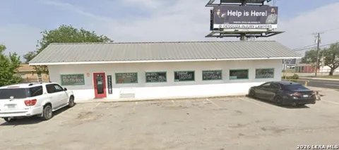 215 E Alamo