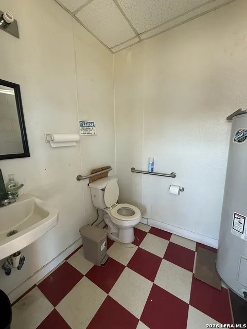 215 E Alamo Carrizo Springs, TX 78834