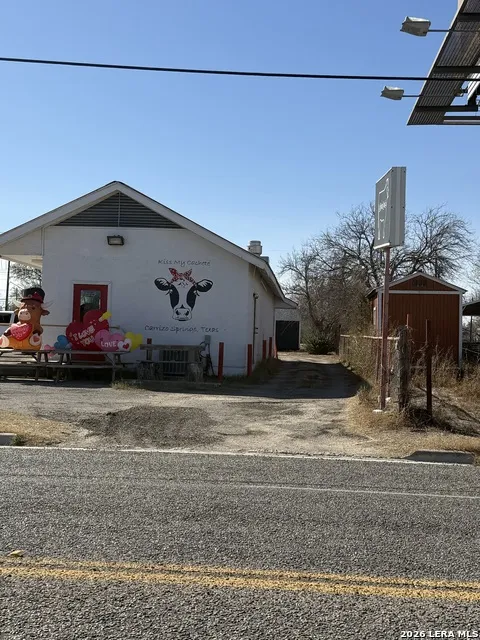 215 E Alamo Carrizo Springs, TX 78834