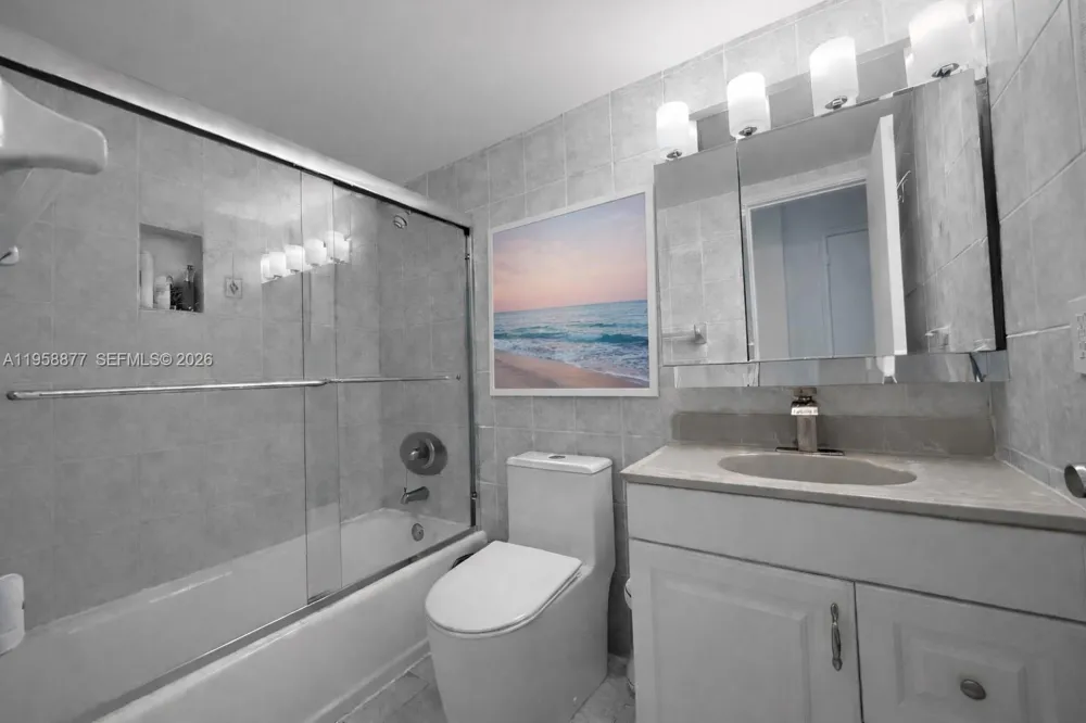 1228 West Ave #1415 Miami Beach, FL 33139