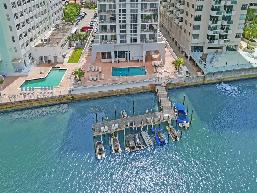 1228 West Ave #1415 Miami Beach, FL 33139