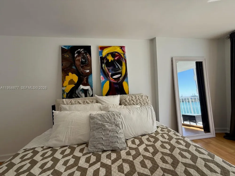 1228 West Ave #1415 Miami Beach, FL 33139
