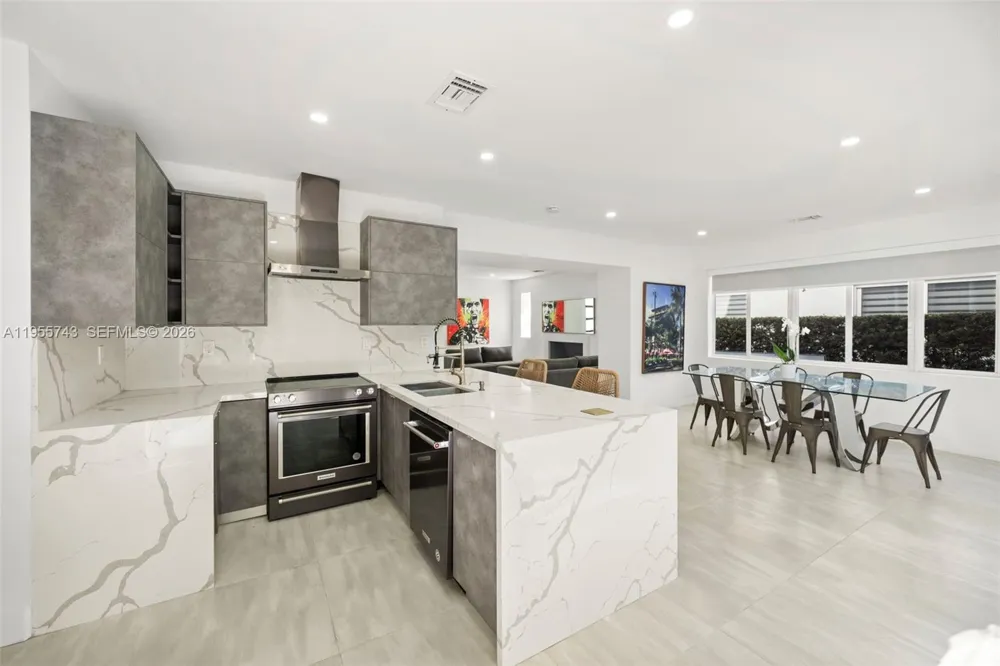3166 Royal Palm Ave Miami Beach, FL 33140