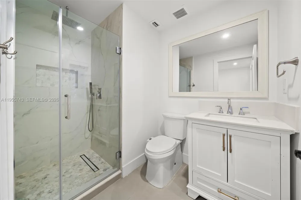 3166 Royal Palm Ave Miami Beach, FL 33140